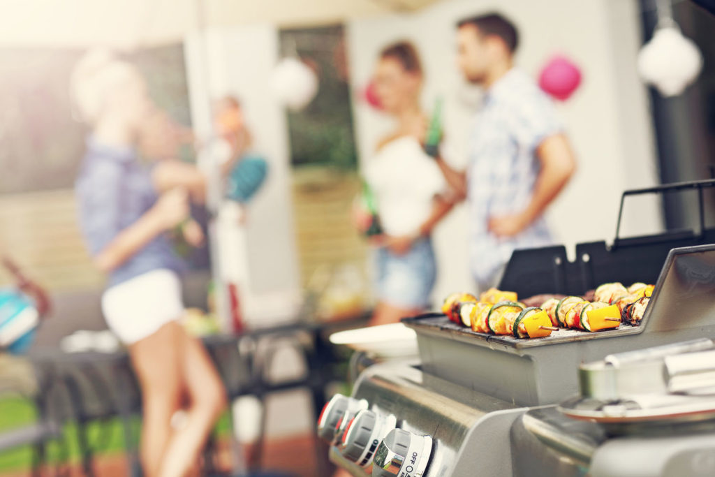 Propane or Charcoal Choosing the Right Types of Grills to Buy